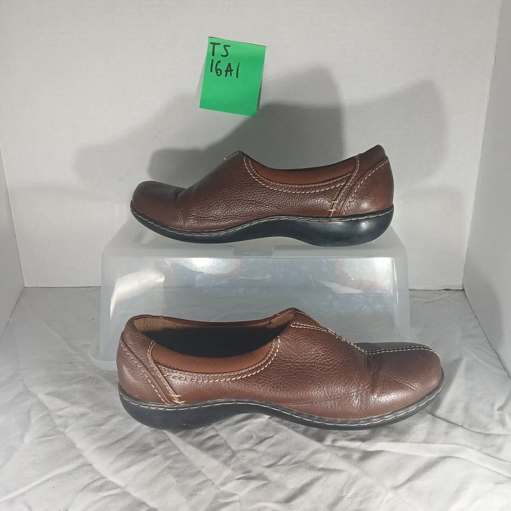Clarks Collection‎ Women Brown Leather Slip On Loafers Comfort Shoes Sz 9